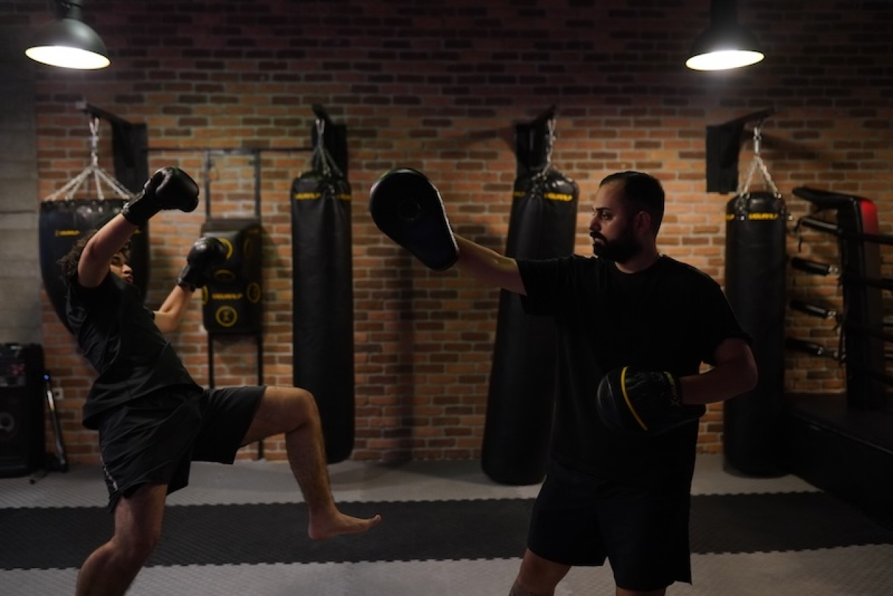 Balçova Kickboks Kursu: Hem Kardiyo Hem Güç