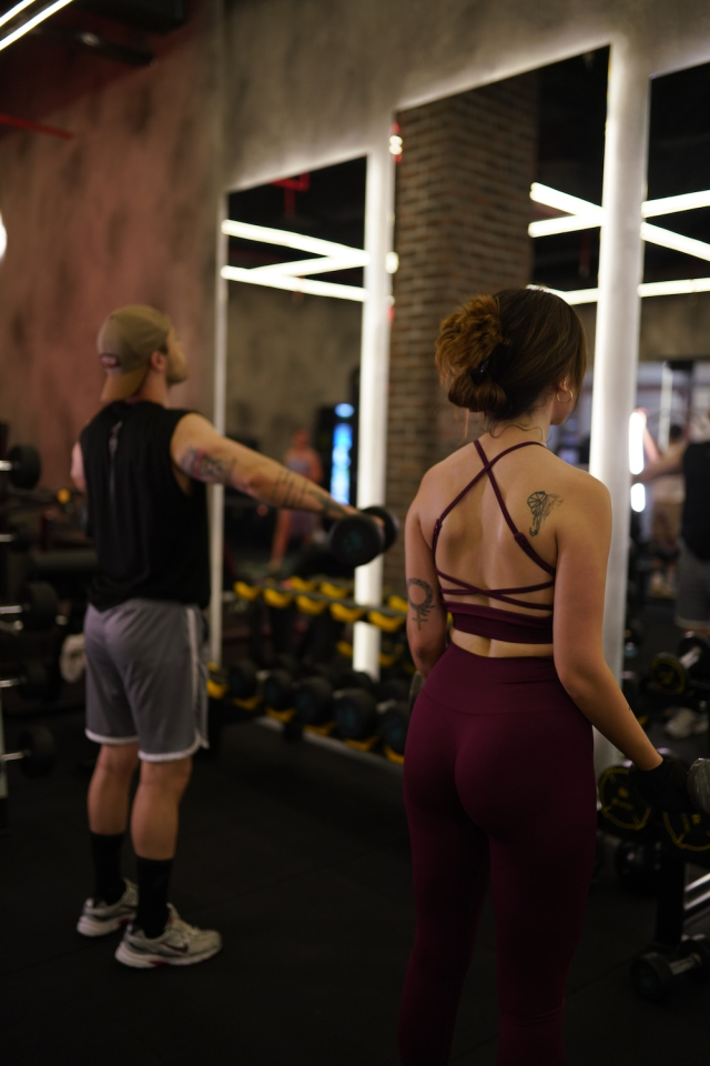 Karabağlar Spor Salonları, kickboks kurslari ve boks salonlari