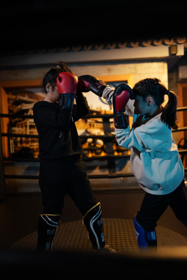 Bornova spor salonlari, kick boks salonları, boks kurslari ve personal traininig salonlari